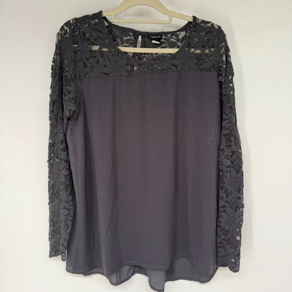 Torrid Lace Yoke Top Womens 0X Grayish Brown Long Sleeve Pullover Gothic Romance - Picture 4 of 11